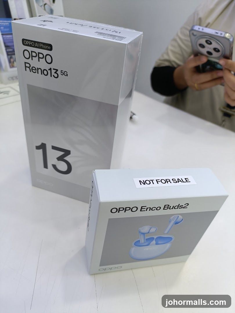 OPPO Product Display