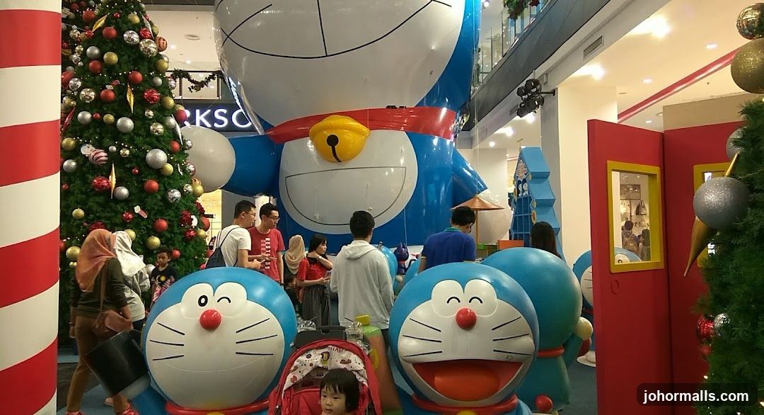Doraemon-themed shopping mall interior