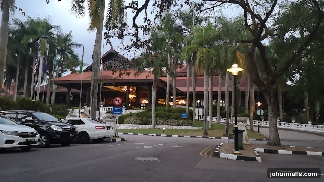 Outdoor View of Building Entrance