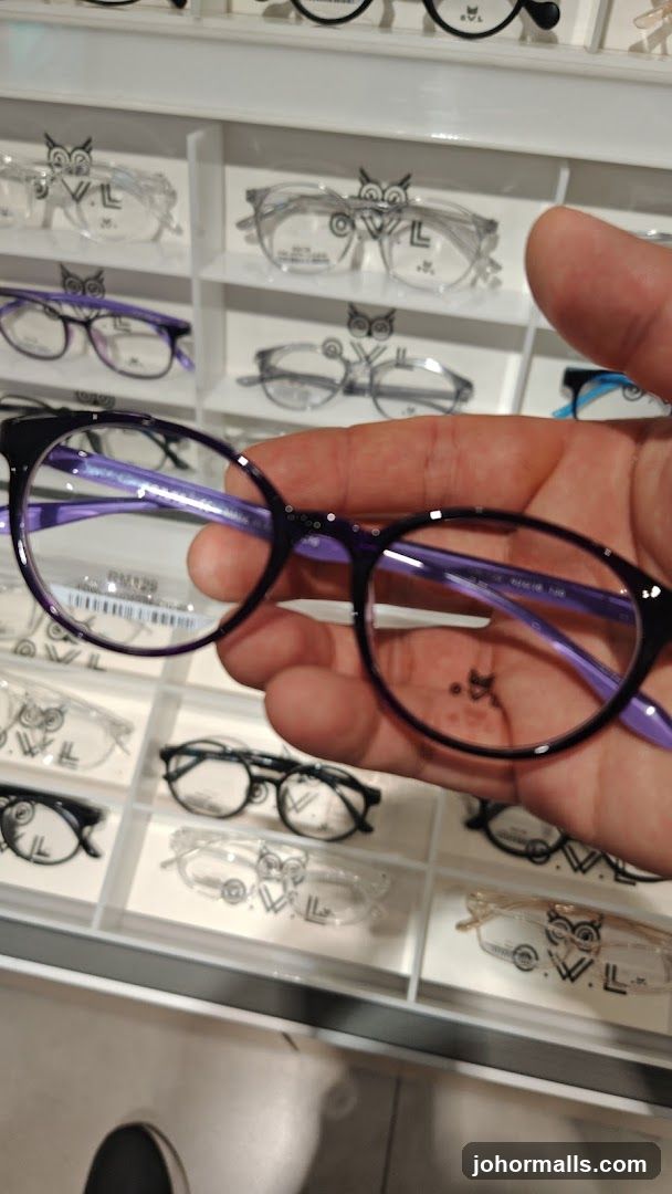 Eyewear Display in Store