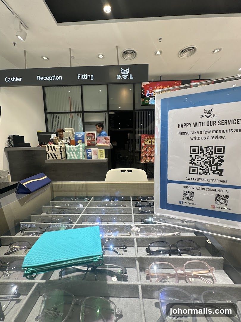 O.W.L Eyewear City Square Interior