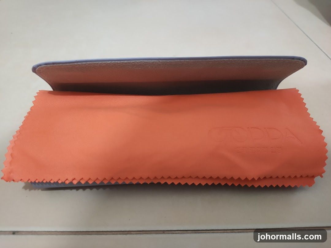Eyeglass Cleaning Cloth and Case