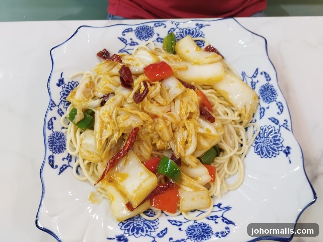Noodles with Cabbage and Peppers
