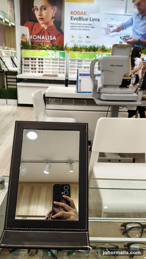 Eyewear Store Display