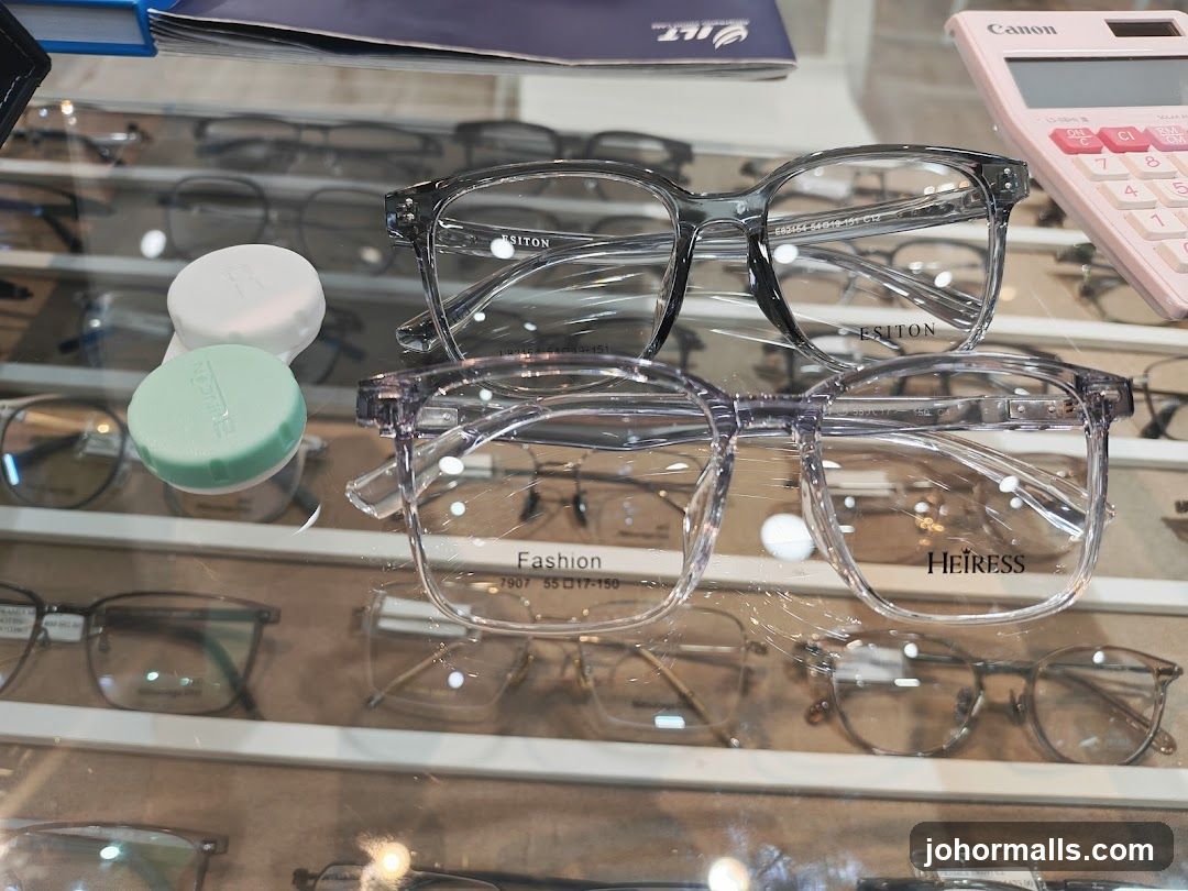 Eyeglasses and Contact Lens Case