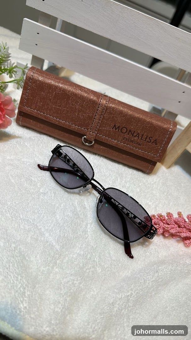 Eyeglasses and Case