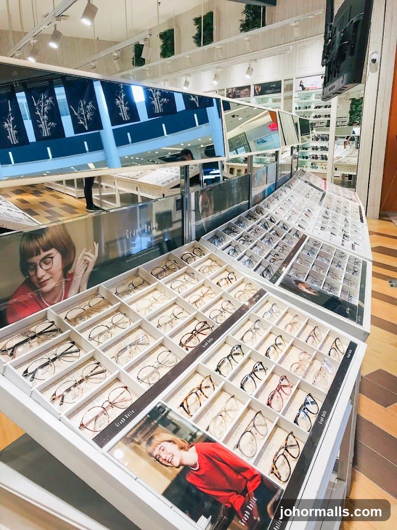Eyeglasses Display