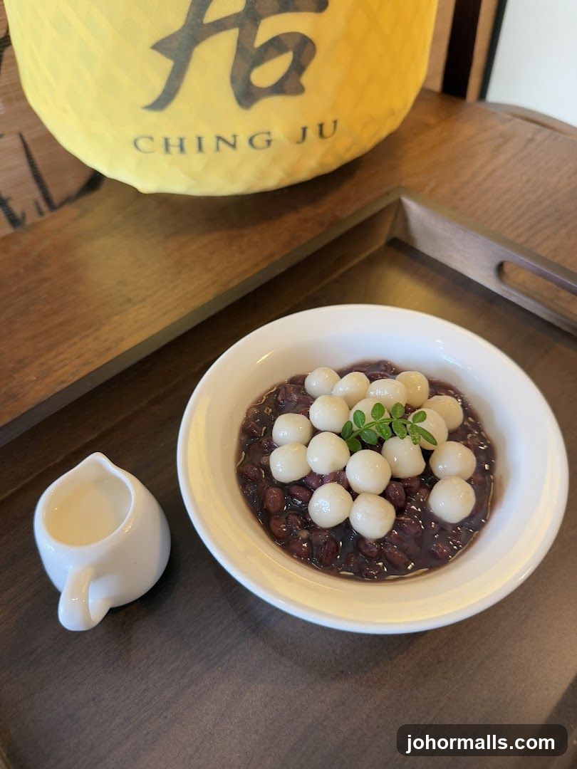 Red Bean Soup with Mochi Balls