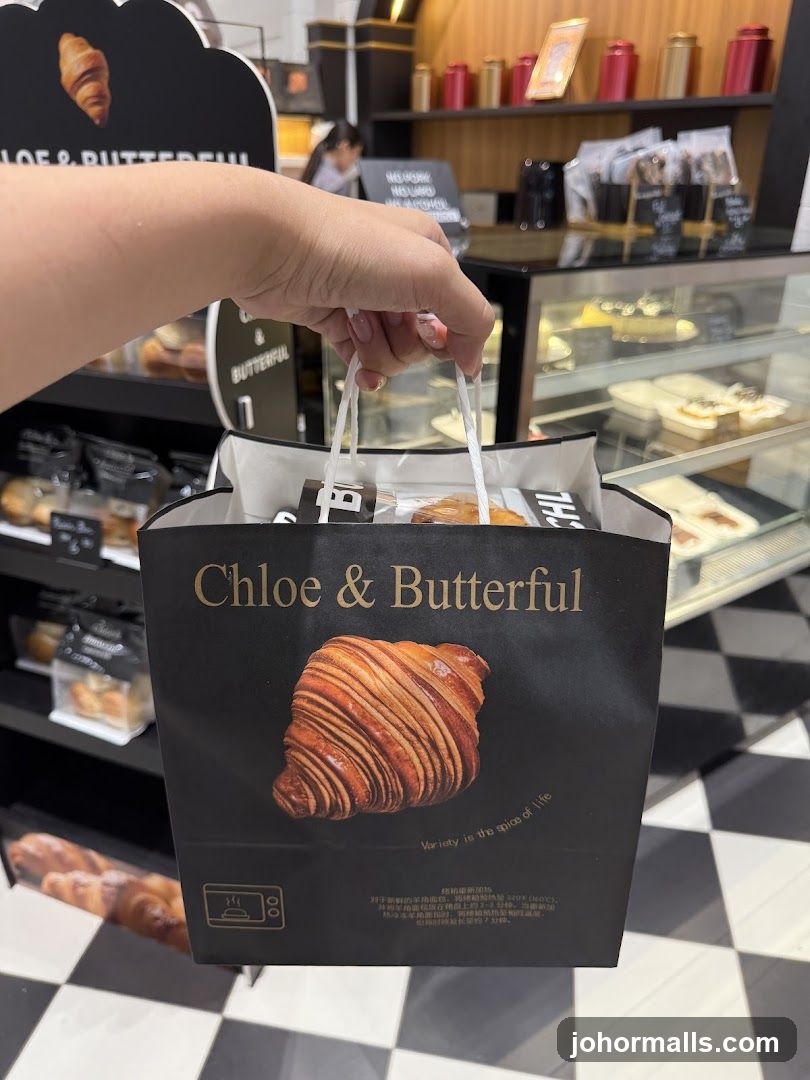 Bakery Bag with Croissant