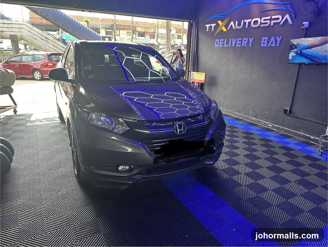 Car in Auto Spa