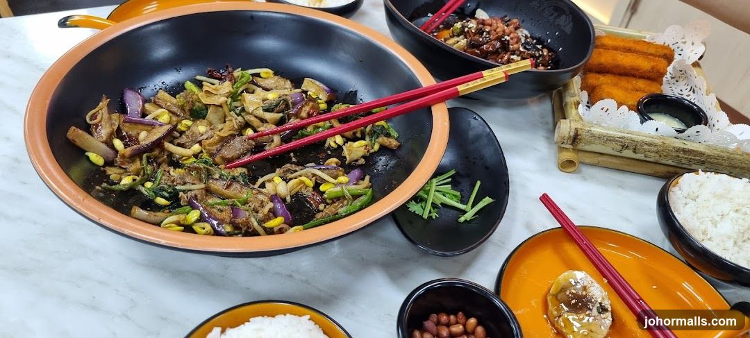Stir-fried Eggplant and Meat Dish