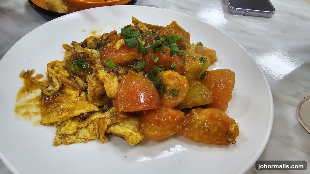 Scrambled Eggs with Tomatoes