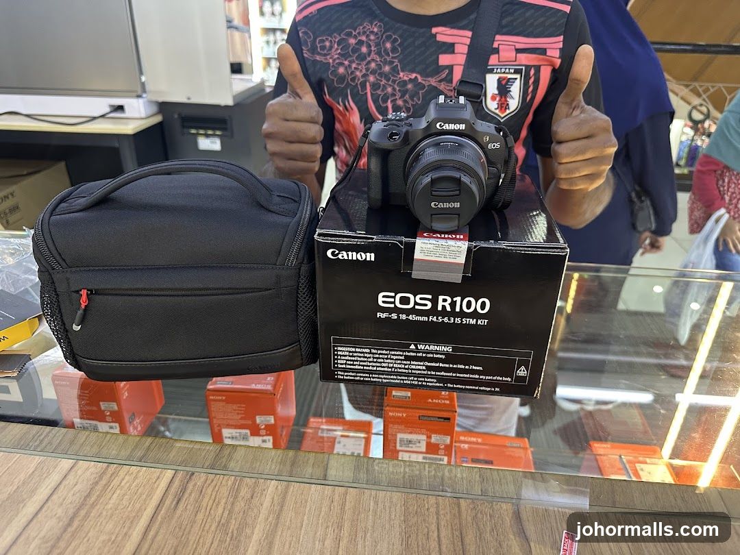 Canon EOS R100 Camera Kit