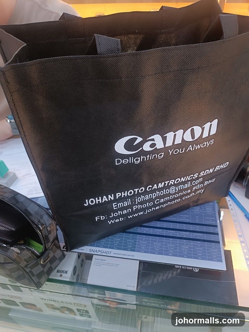 Canon branded tote bag