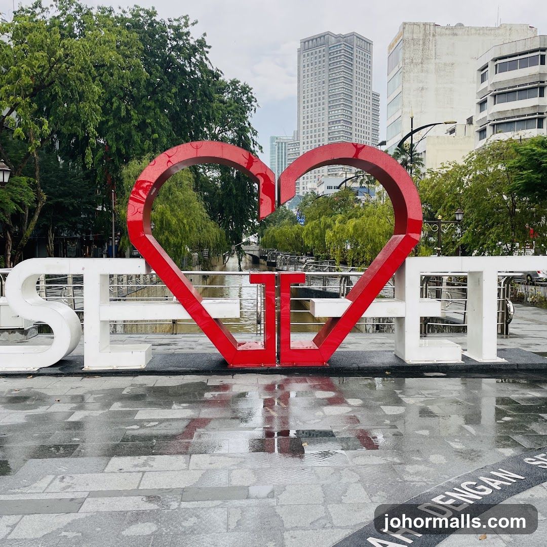 Singapore River Heart Sculpture