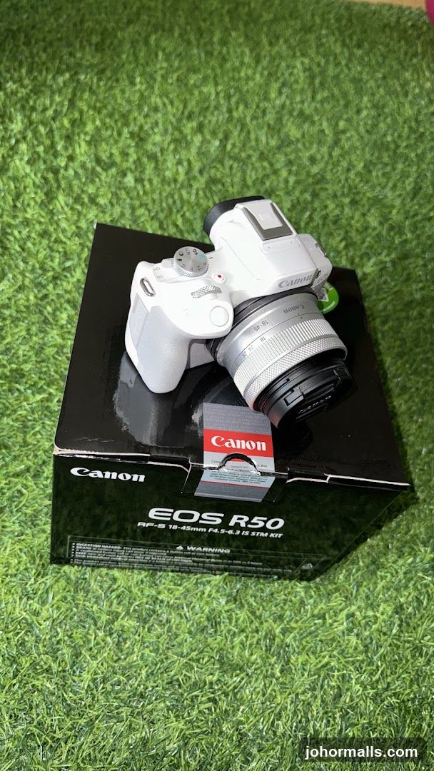 Canon EOS R50 Camera Kit