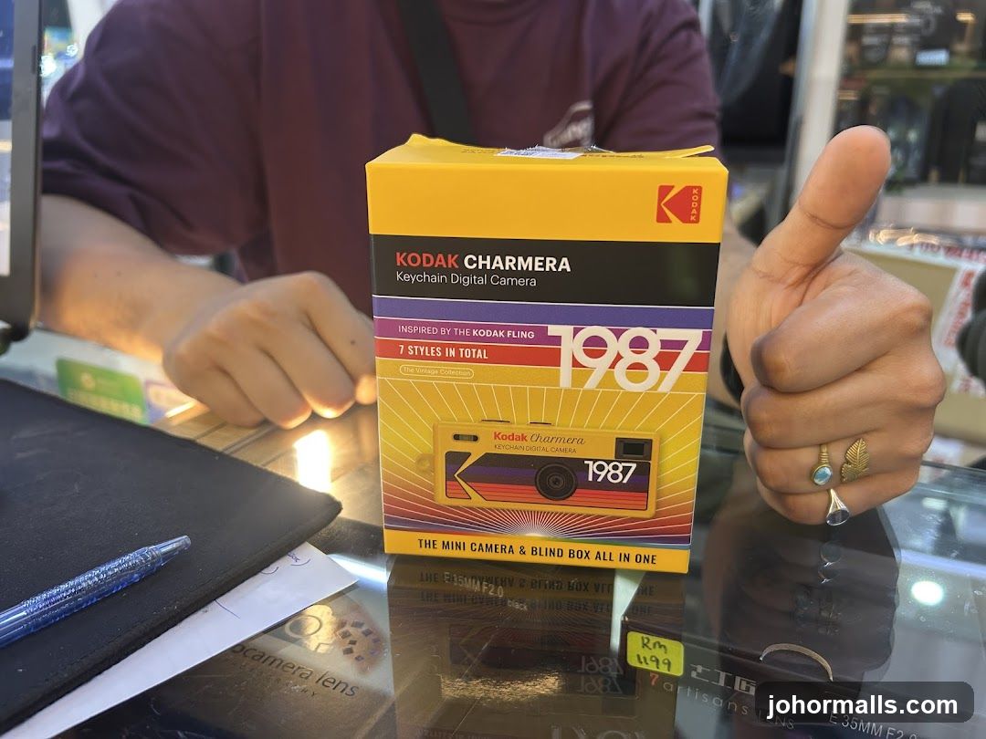 Kodak Charmera Keychain Digital Camera Box