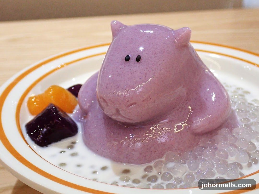 Dessert shaped like a hippo