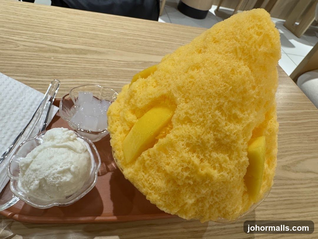 Mango shaved ice with ice cream and jelly