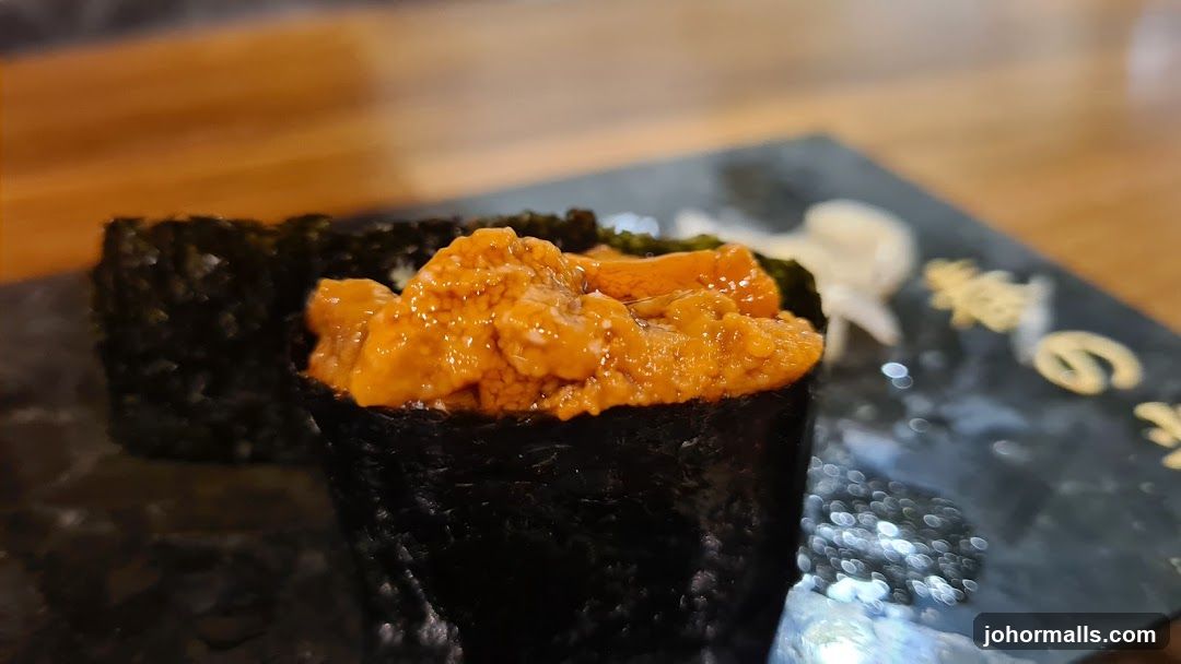 Uni Gunkan Maki Sushi