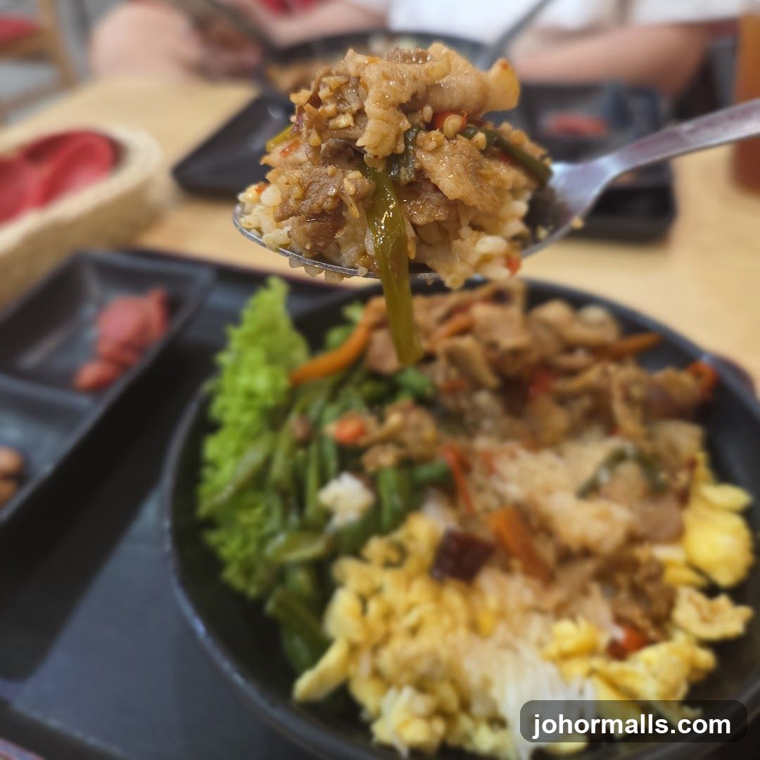 Rice Bowl with Meat and Vegetables