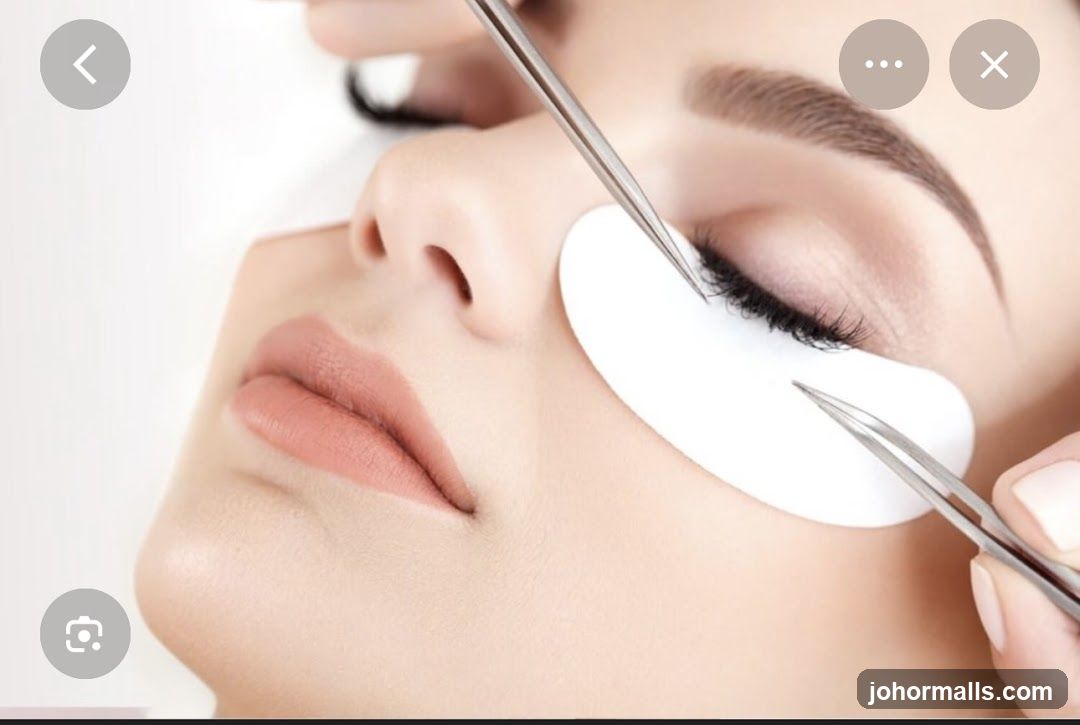 Eyelash Extension Application