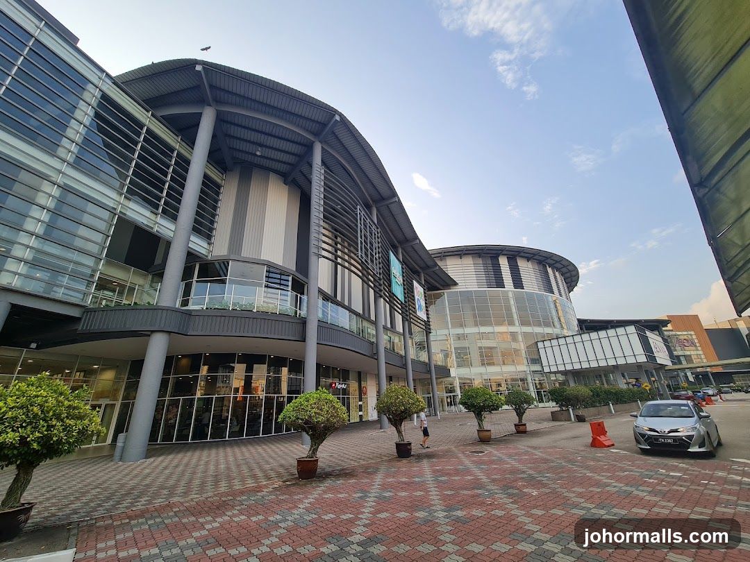 Modern Shopping Mall Exterior