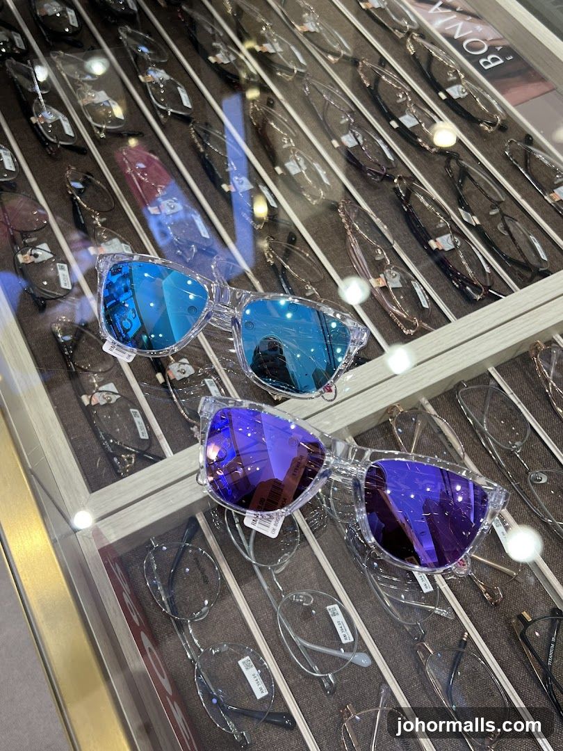 Eyeglasses Display