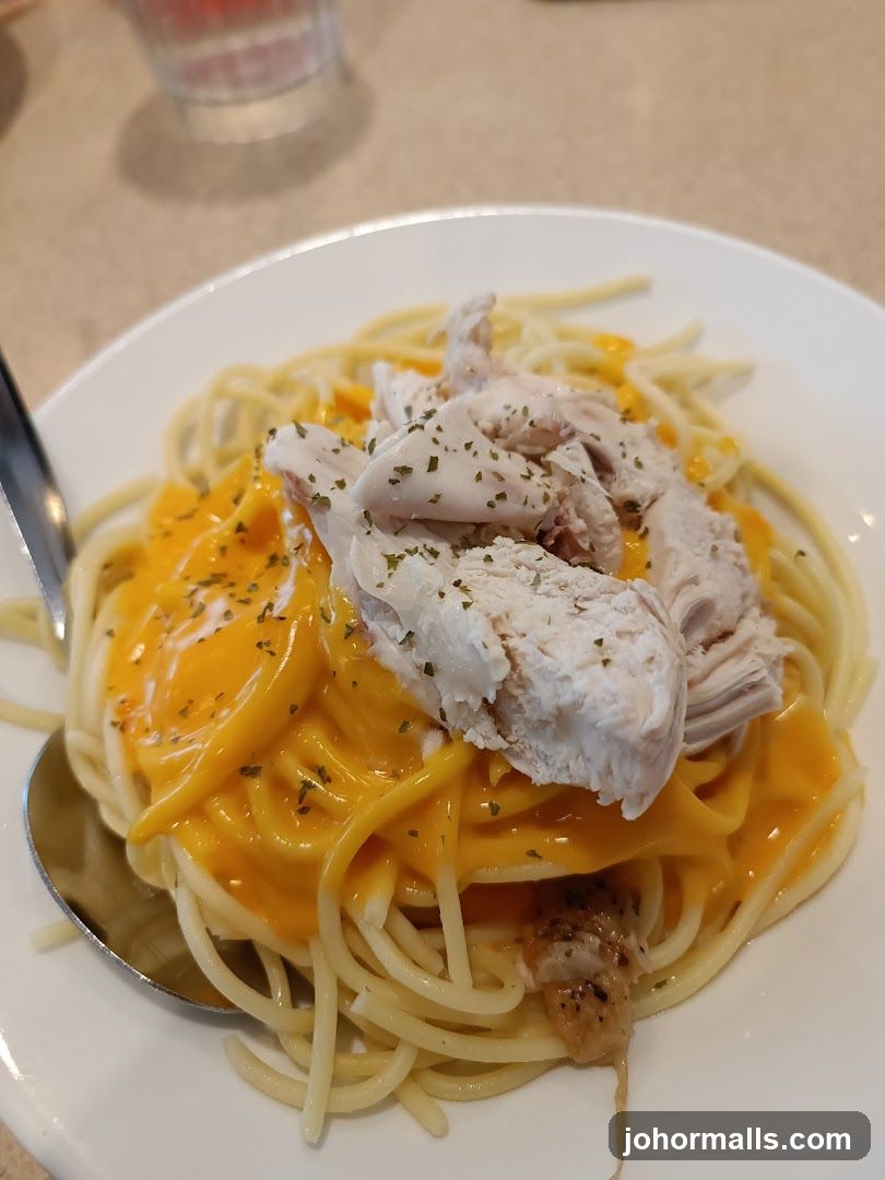 Chicken Spaghetti with Cheese Sauce