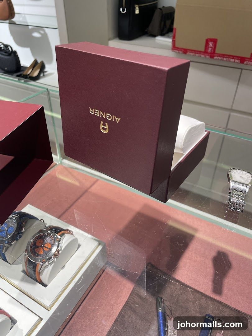 Aigner Watch Box and Display