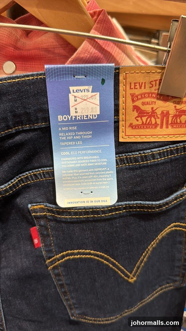 Levi's Boyfriend Jeans Tag