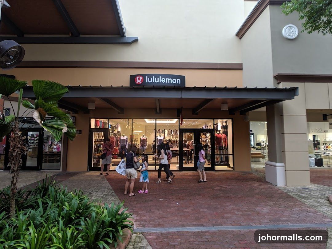 Lululemon Storefront