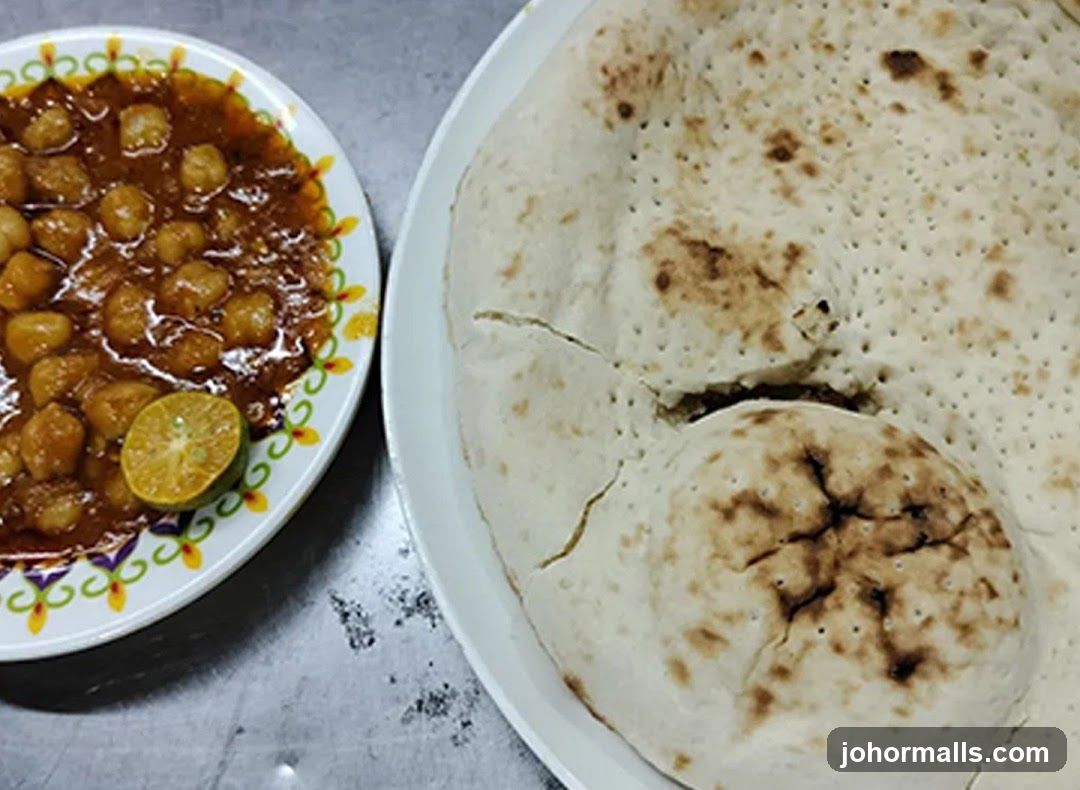 Chickpea Curry with Flatbread
