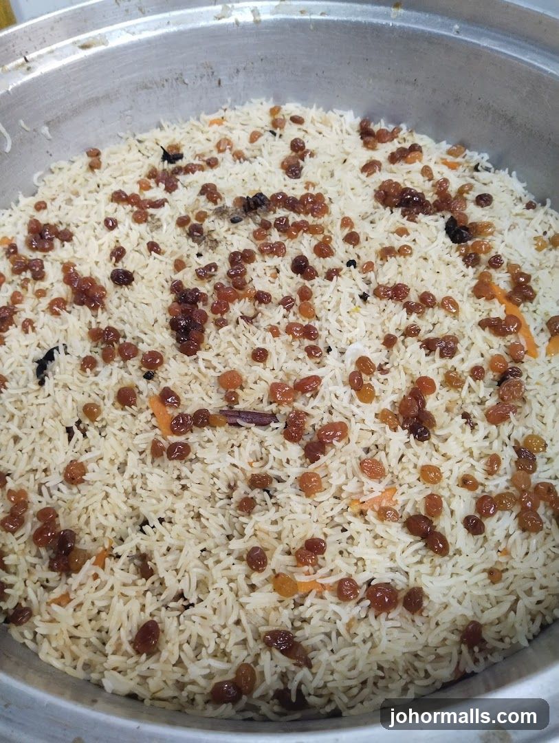 Rice with Raisins and Carrots