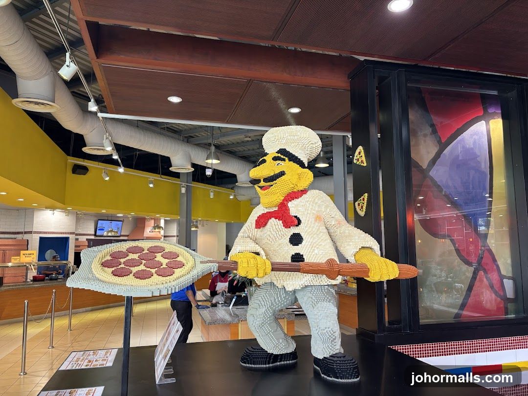 Lego Chef with Pizza
