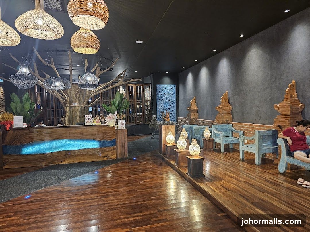 Restaurant Lobby