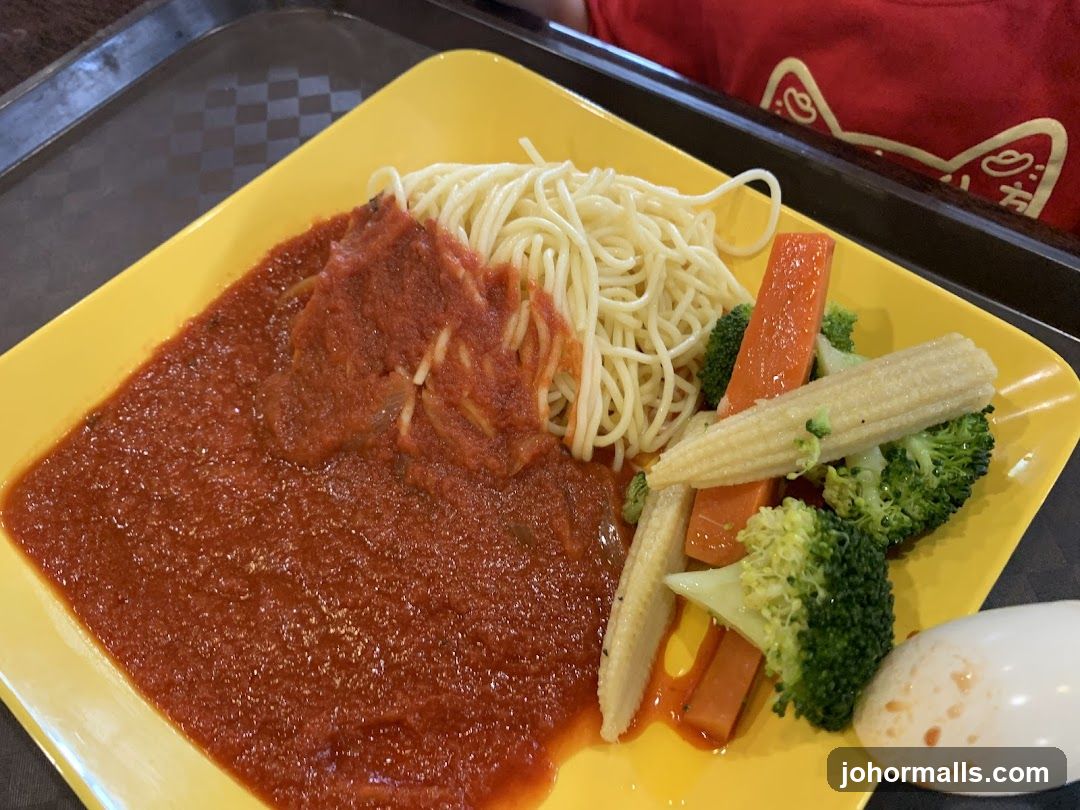 Spaghetti with Meat Sauce and Vegetables