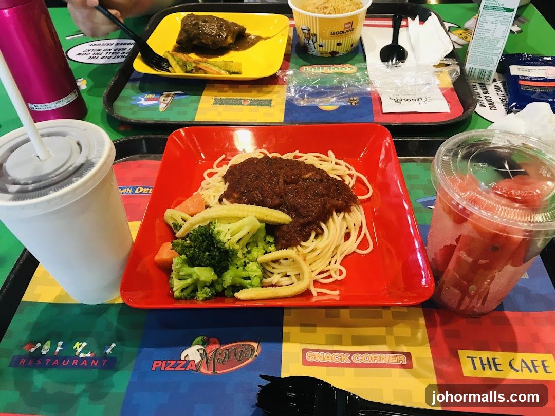 Food Trays with Spaghetti and Meat
