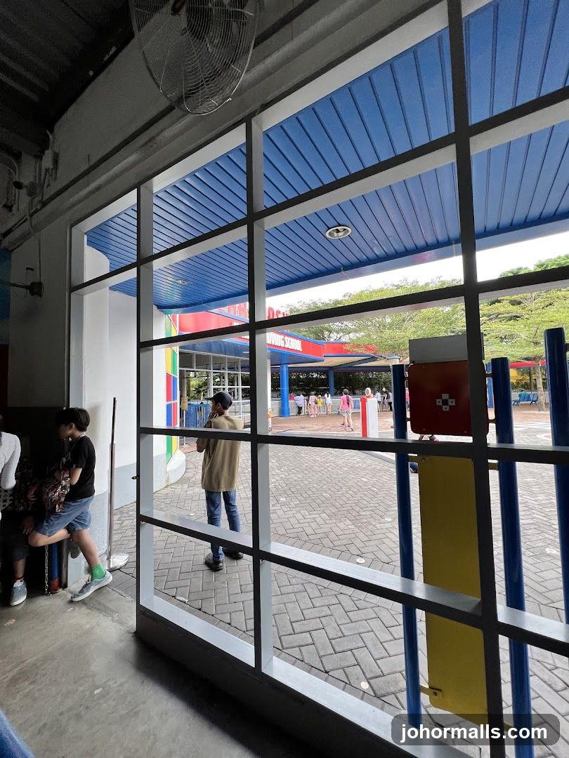 Driving School Entrance