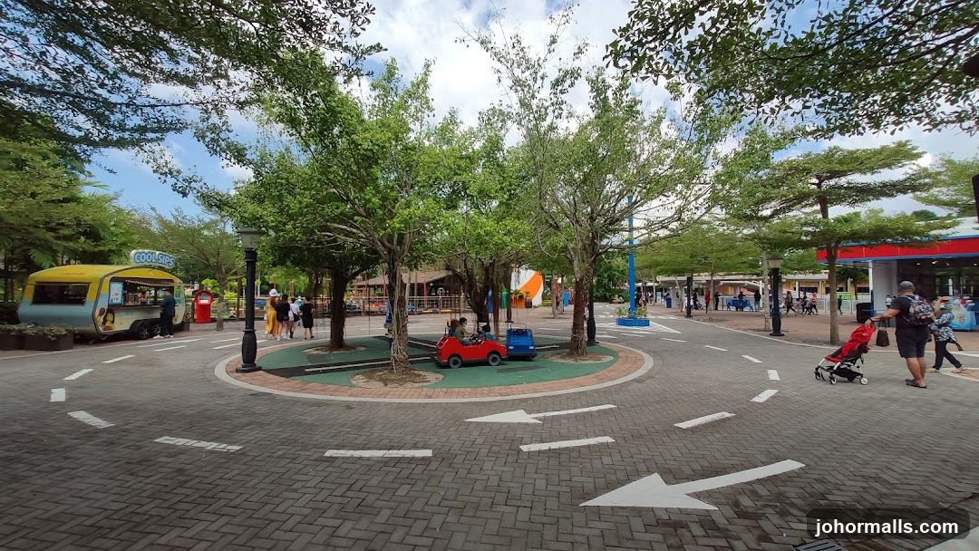 Amusement Park Roadway
