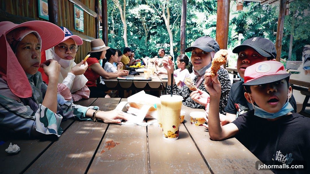 People eating at an outdoor restaurant