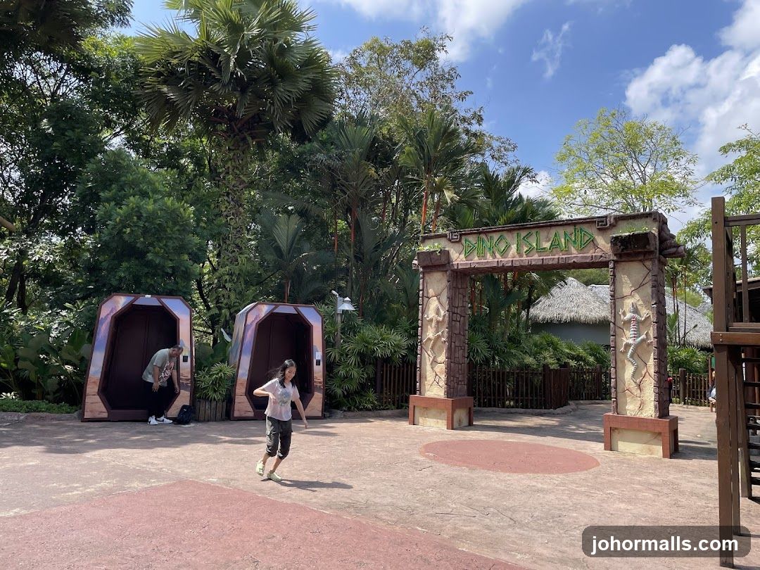 Dino Island Entrance