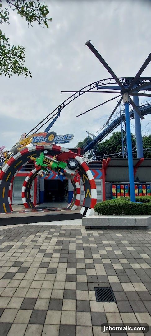 The Great Lego Race VR Coaster Entrance