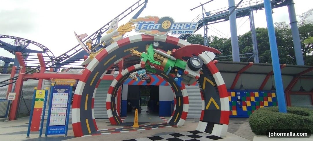 The Great Lego Race VR Coaster Entrance
