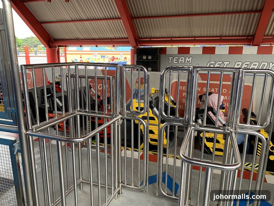 Amusement Ride Queue