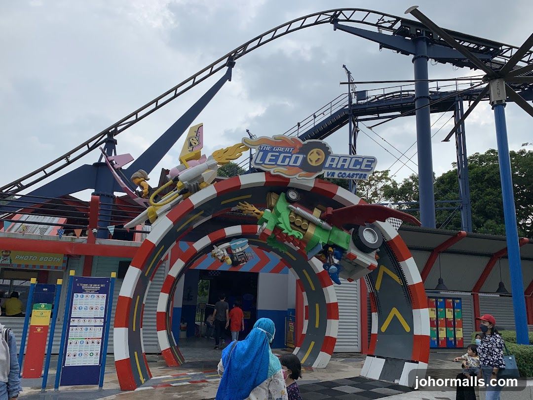 The Great Lego Race VR Coaster Entrance