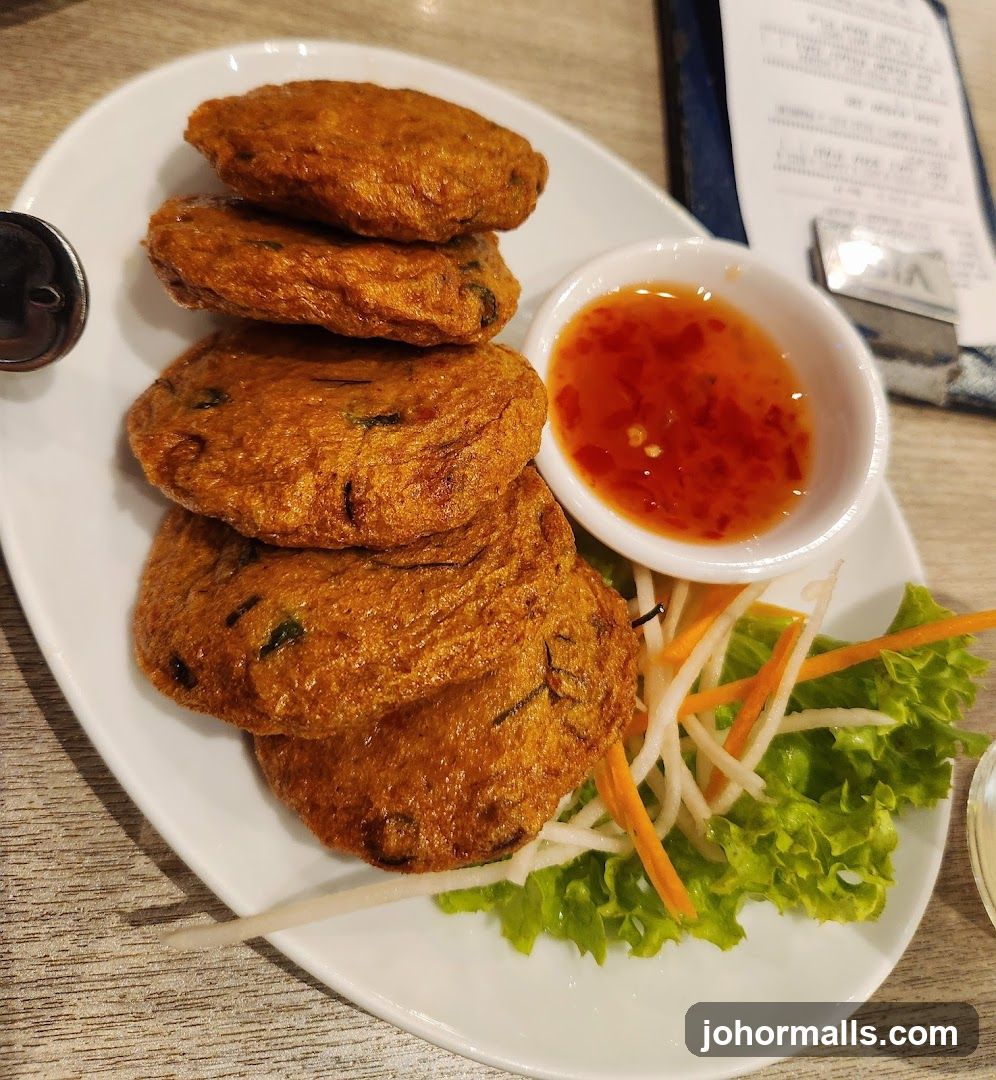 Fish Cakes with Sweet Chili Sauce