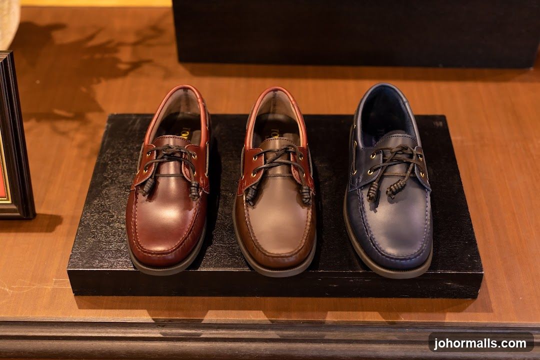 Three Boat Shoes