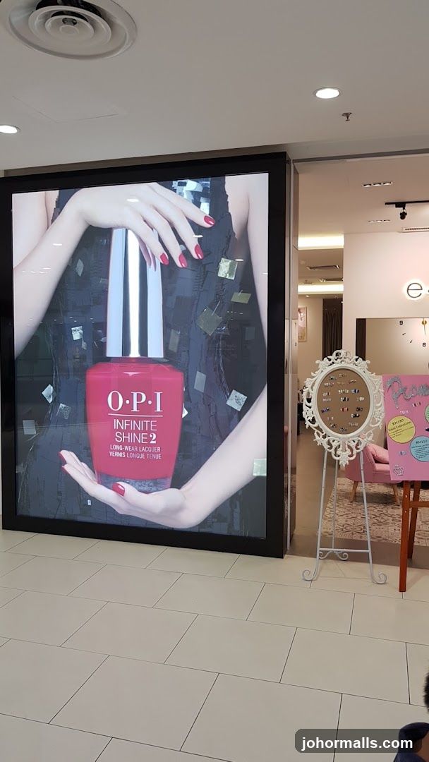 OPI Nail Polish Advertisement