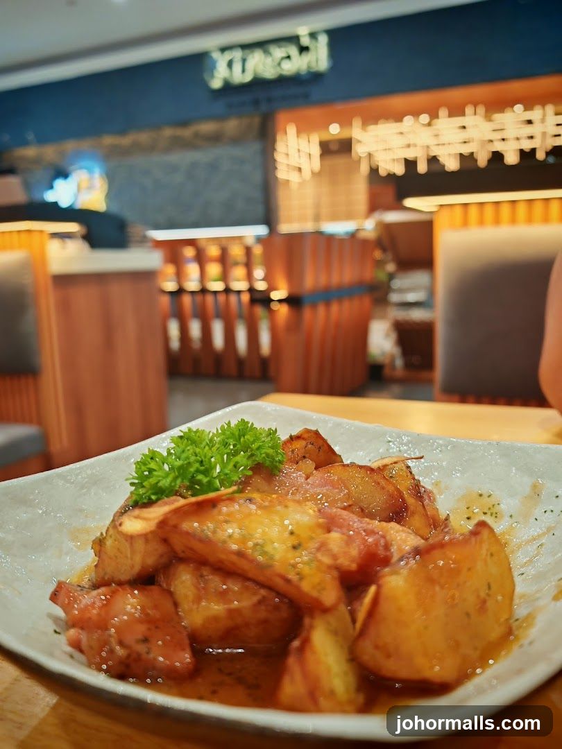 Fried Potatoes with Garnish